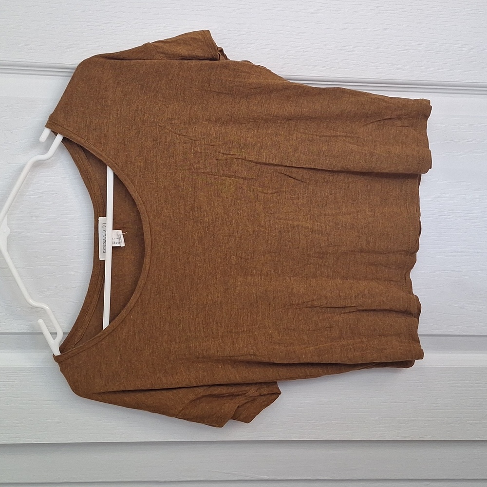 Forever 21 crop t-shirt.